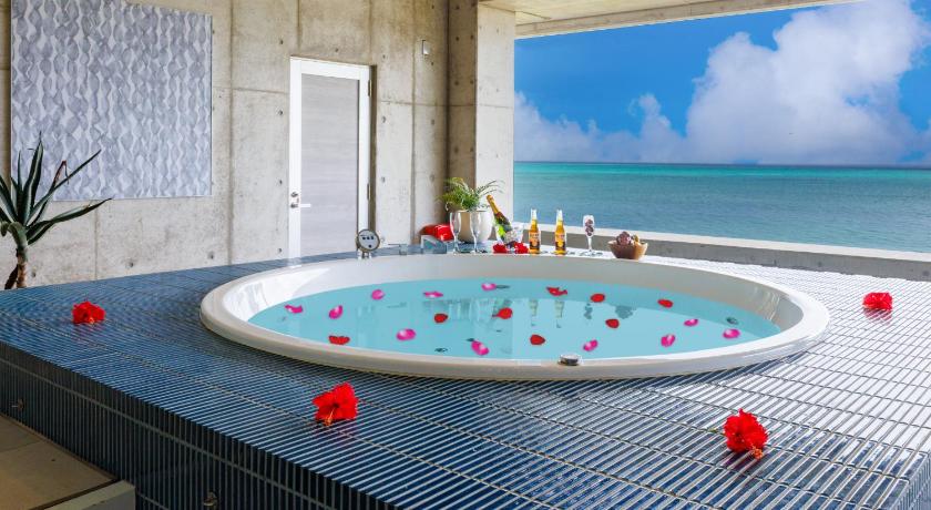 10 seconds to the sea, jacuzzi & BBQ available, ocean view from every room on the beach Terrace