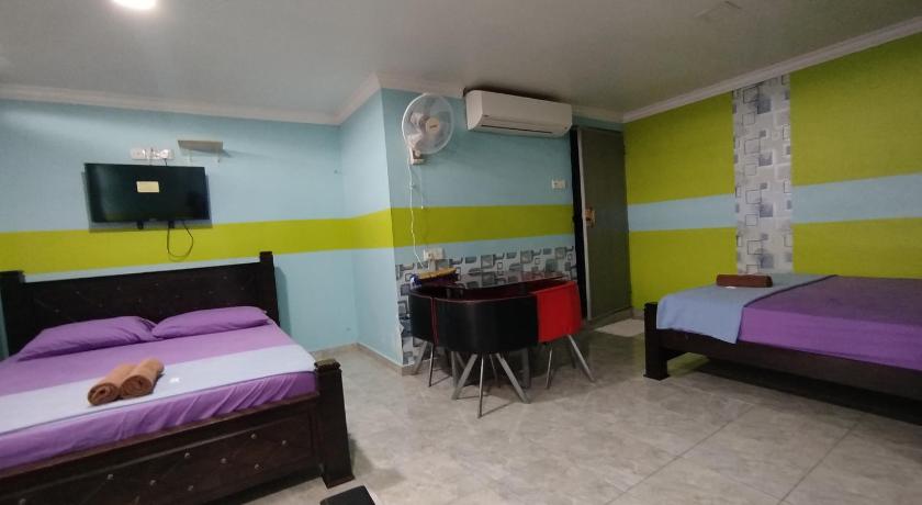 Image of Deluxe Family Room 2