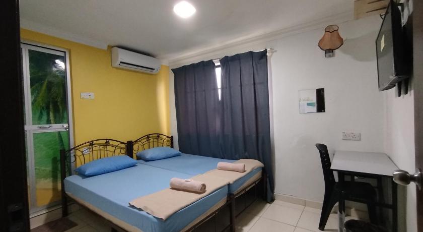 Image of Standard Twin Room 11