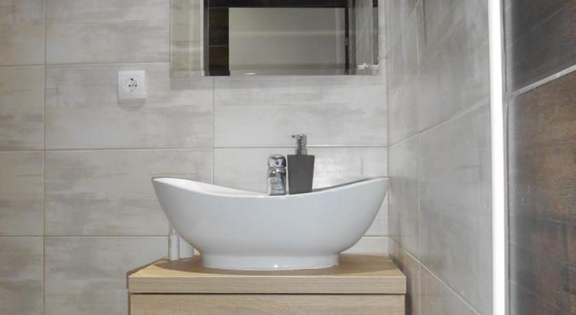 Top Apartment photo