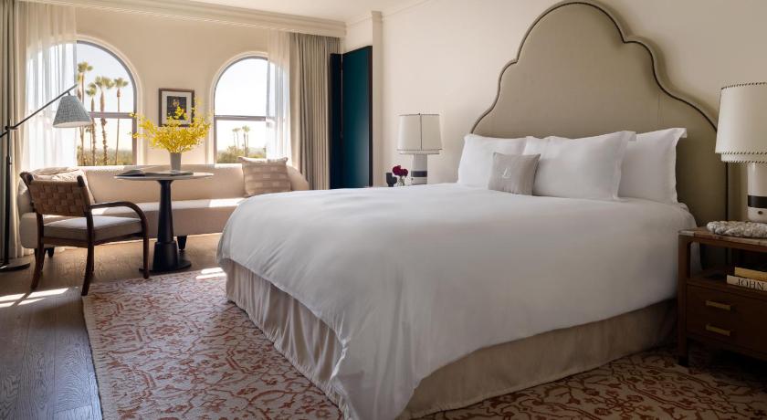Image of Deluxe King Room 0