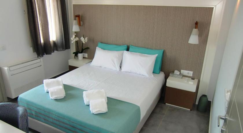 Platia — Hotel in Santorini