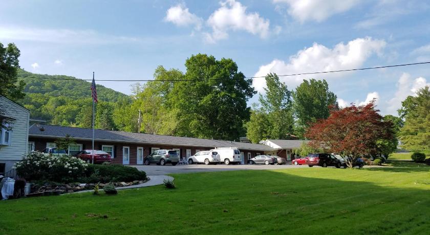 Roseloe Motel — Hotel in Hot Springs (VA)