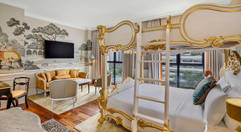 Image of Royal Maharaja, Club lounge access, Suite, 2 King Super, City view 5