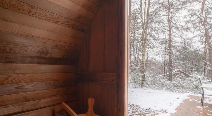 히코 (WV) Wooded Circle - Barrel sauna, hot tub, fire pit 3성급 숙소 객실