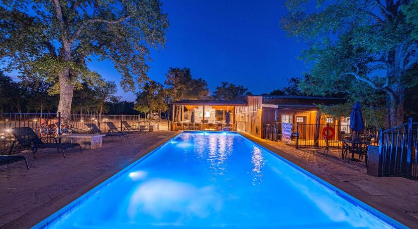 Terracotta Bliss Sleeps 28 Pool & Game Room