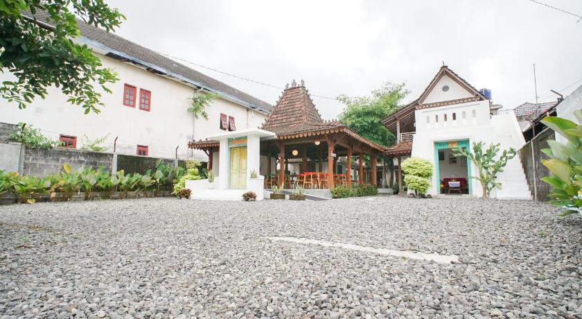 Pilar Guest House Jogja - image 4