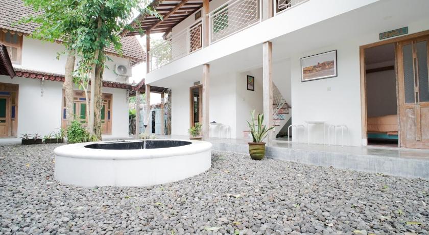 Pilar Guest House Jogja - image 14