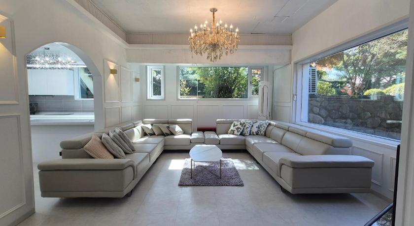 경주 초음정 4성급 숙소 로비