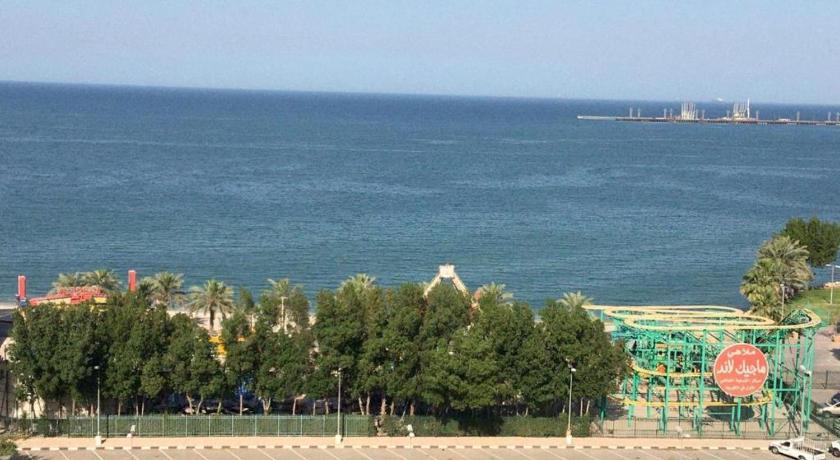 クウェートシティ Bue waves 3つ星 ゲストハウス プール