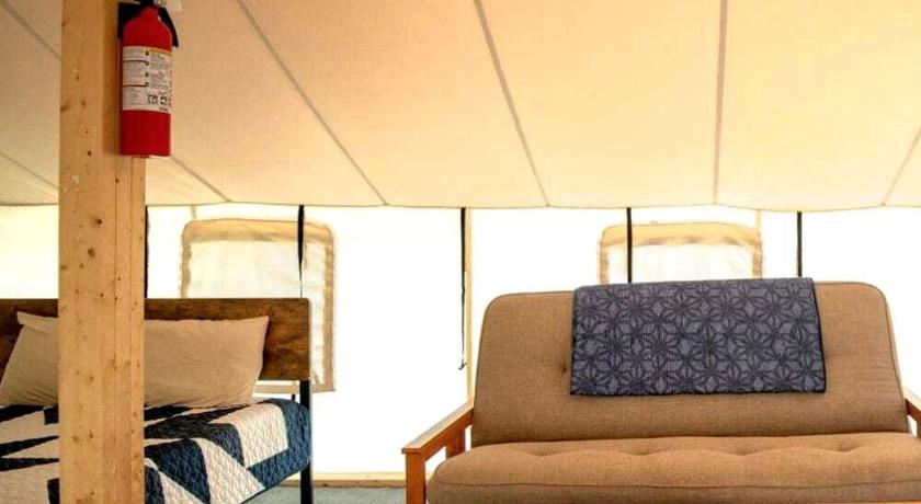 로건 (OH) Charming Tented Cabin Placed in a Selcuded Area in Logan, Ohio 2성급 숙소 스위트룸