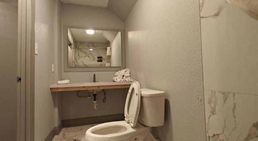 Image of King Room with Mountain View 4