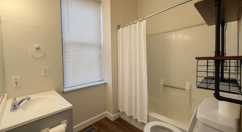 St. Louis (MO) Soulard King Loft near Anheuser-Busch Brewery 4-Star Accommodation suite