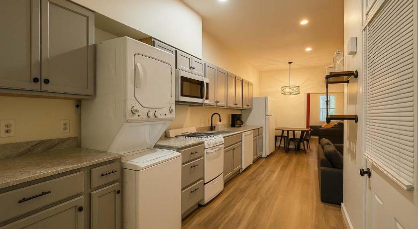 St. Louis (MO) Soulard King Loft near Anheuser-Busch Brewery 4-Star Accommodation lobby