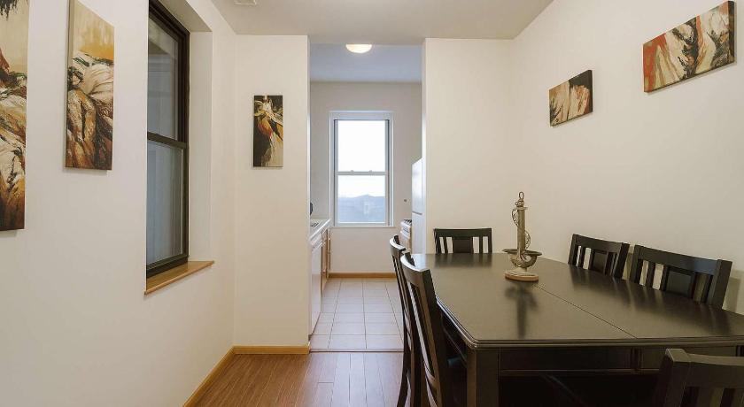 St. Louis (MO) Soulard River-View Loft - 2 King BR - Parking 4-Star Accommodation pool
