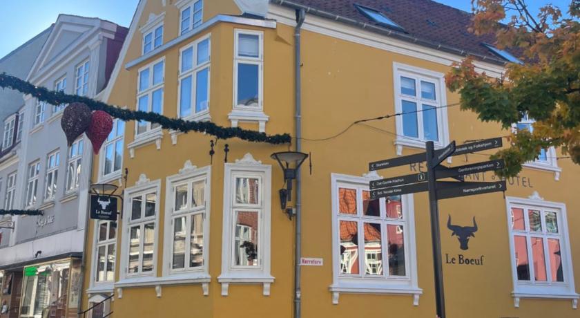 Niollo Hotels
