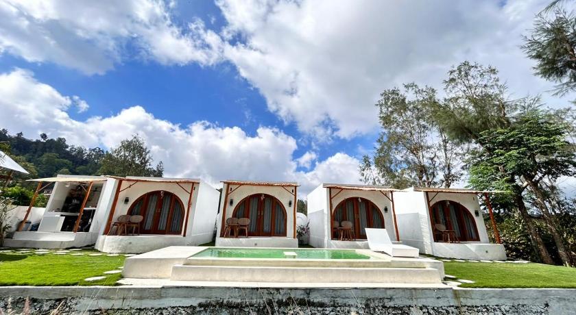 Felysia Villa III — Main Photo