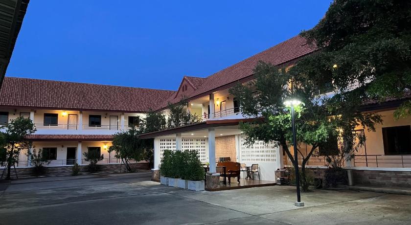 タク The Terrace Homestay Resort 3つ星 ホテル レストラン