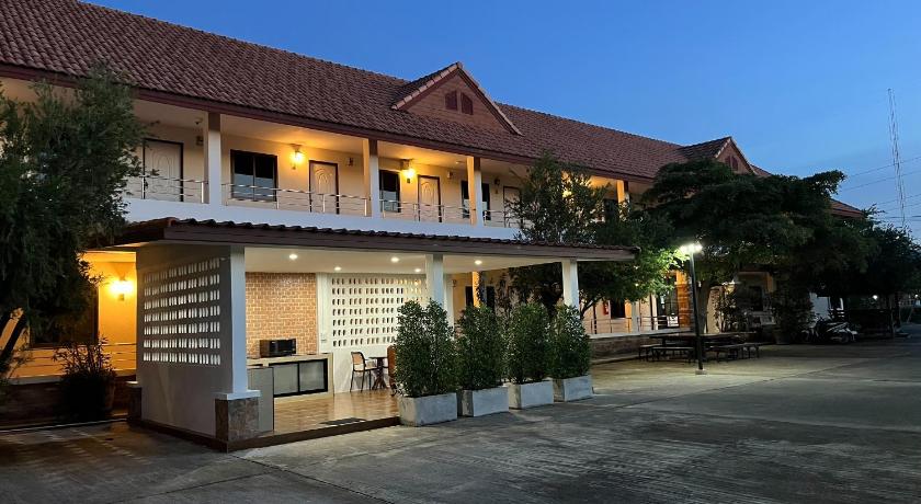 タク The Terrace Homestay Resort 3つ星 ホテル プール