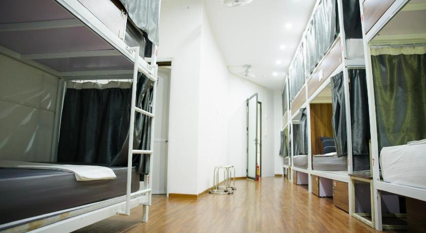 Hanoi Train Street Hostel – Hanoi, NY