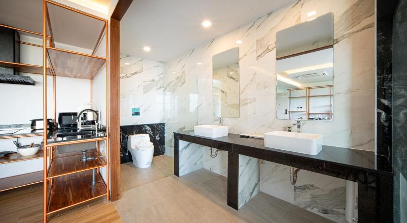 Image of Executive Suite 17