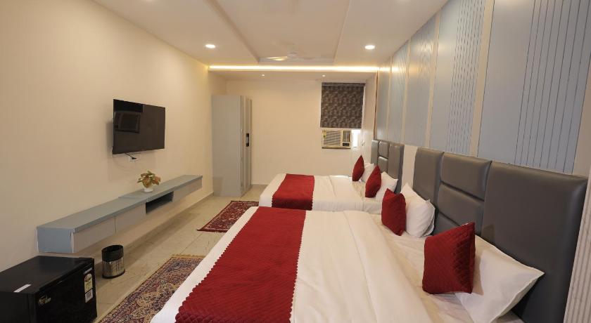 HOTEL CRESTA INN - image 15