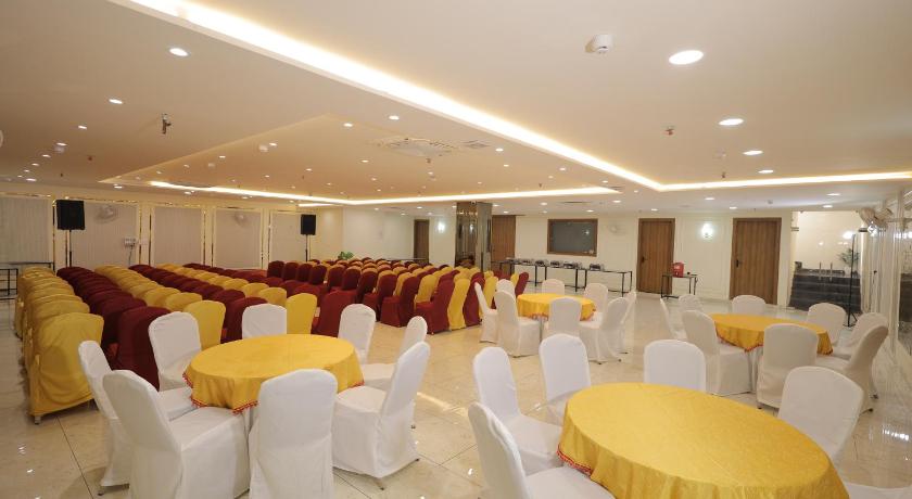 HOTEL CRESTA INN - image 13