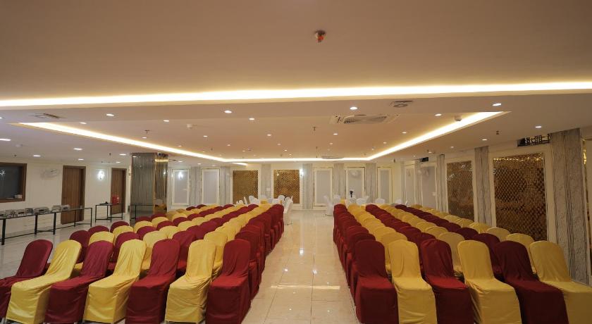 HOTEL CRESTA INN - image 11