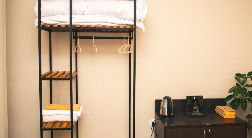 Thabahil Chhen — Kathmandu (4)