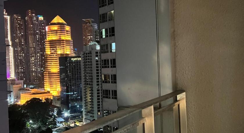 KLCC Apartment Summer Suites By CozyNest - image 4