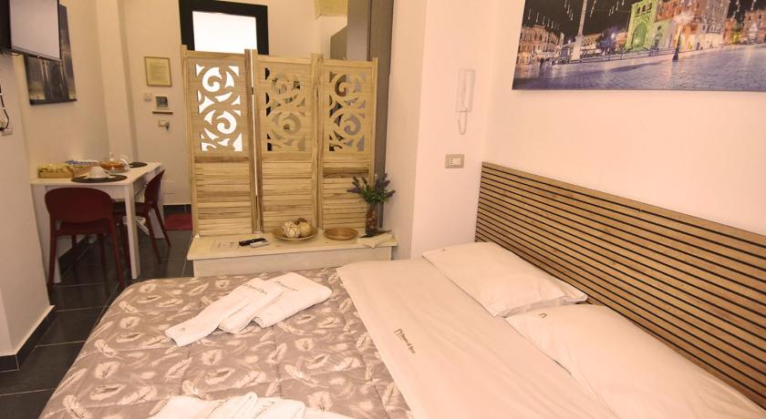 Image of Standard Suite 6