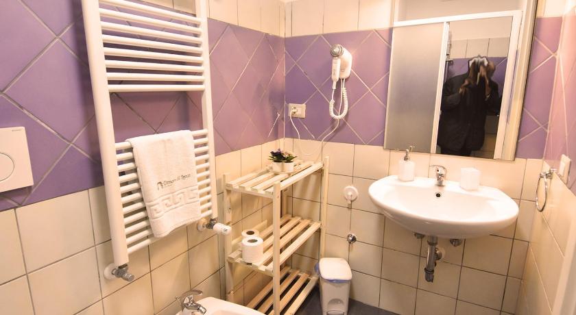 Image of Standard Suite 2