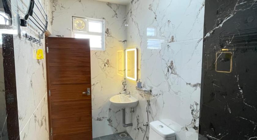 KK Service Suites - image 40