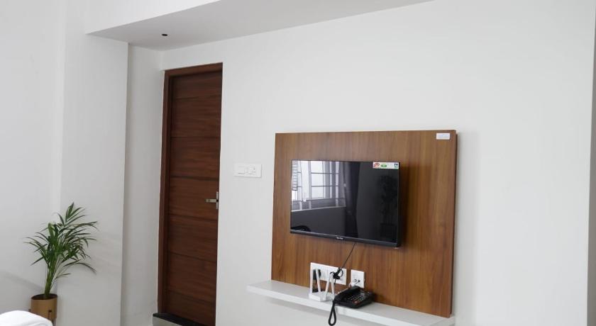 KK Service Suites - image 41