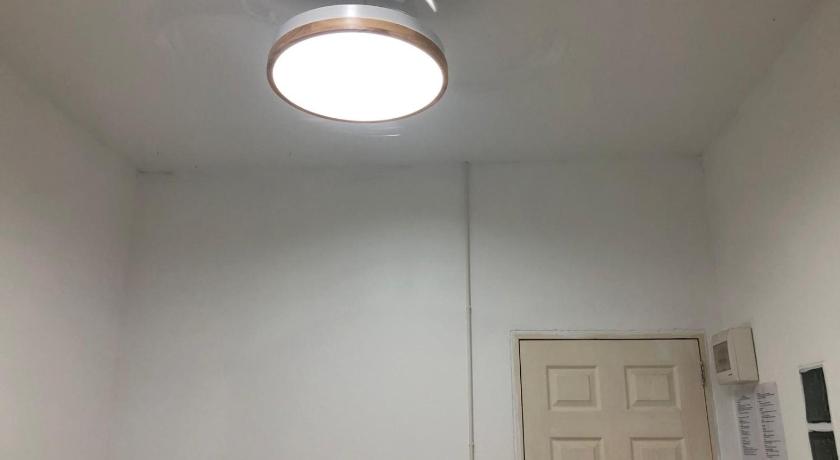 クラビ Den Nest Guest House Krabi 4つ星 ホテル スイート