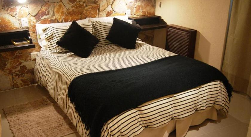 Image of Large Single Room 3