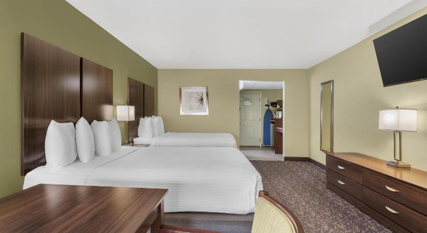 Image of Townhouse - 3 Queen Beds, Nonsmoking, Walk-in Shower 4