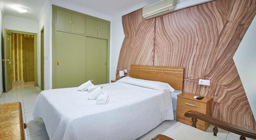 龙达 Hotel Virgen de los Reyes 2星级 酒店 套房