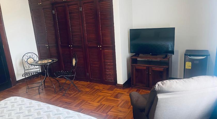 Image of Quadruple Room with Balcony 4