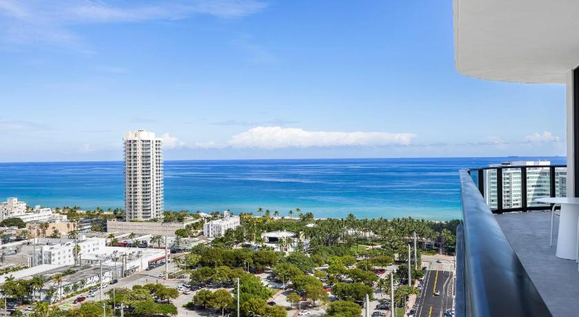 Resort & Beach - The Ideal Condo at 72 Park