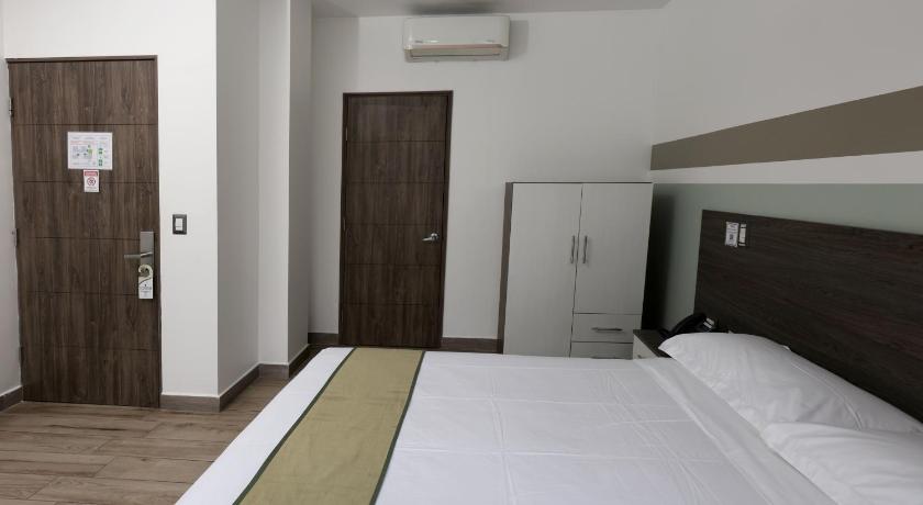 Image of Deluxe Room with City View 16