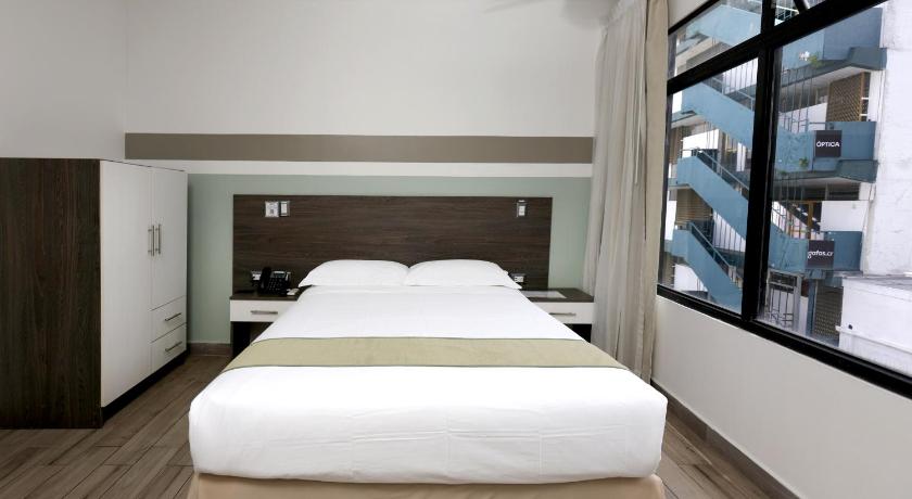 Image of Deluxe Room with City View 1