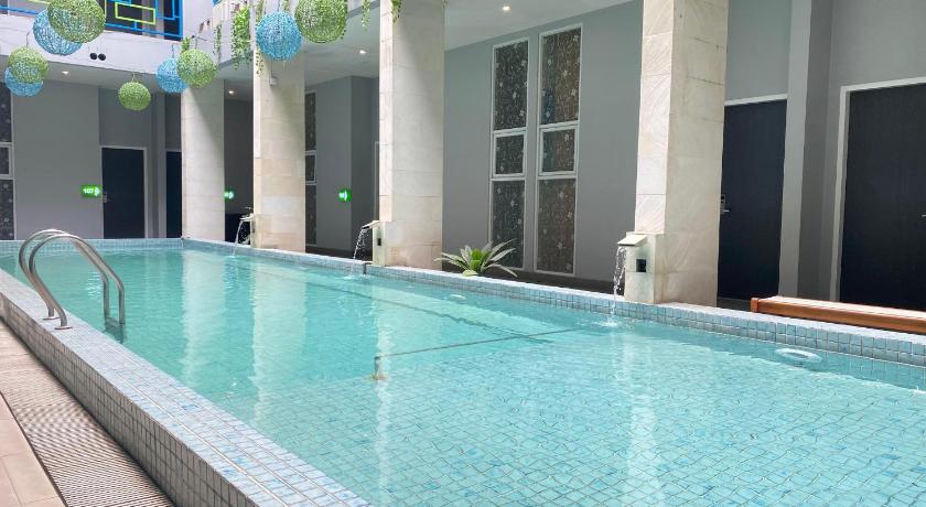 Sunrise Hotel - image 5