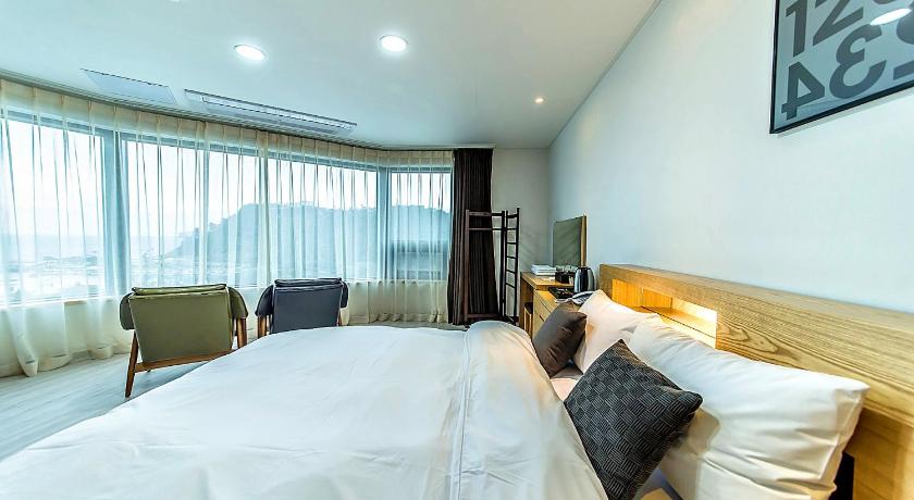 チェジュ Jeju Nine Boutique Hotel 3つ星 ホテル レストラン