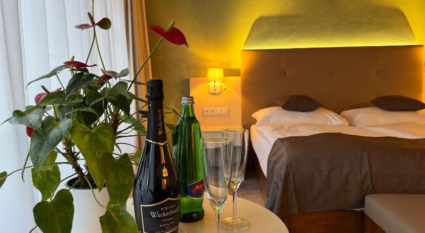 Image of Deluxe Junior Suite 7