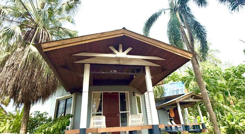 Image of Deluxe Air Conditioning Bungalow 15