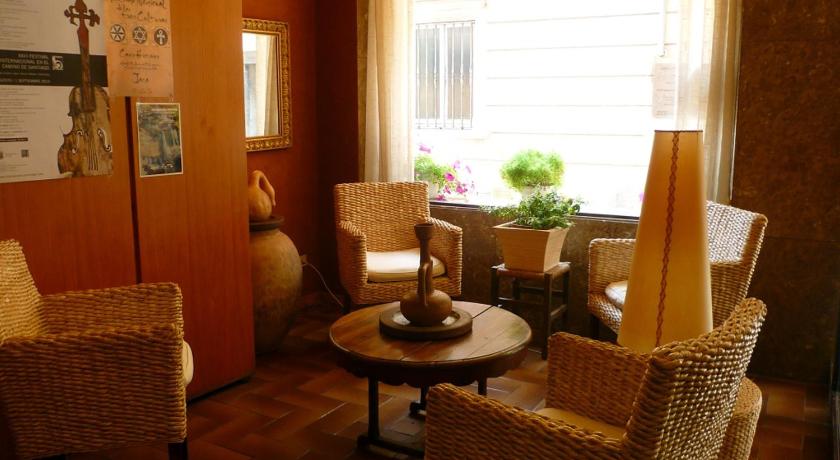 Hotel Pradas — Hotel in Jaca