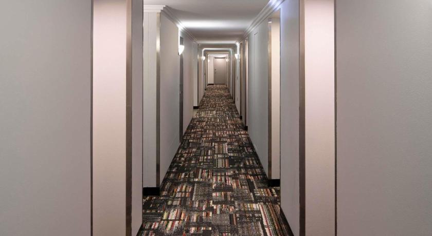 Image of Superior King Room 9