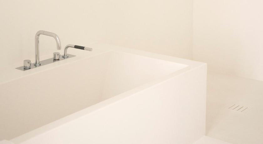 Image of Suite 4