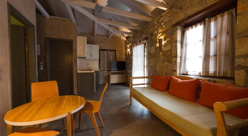 small luxury hotel 1800 photo